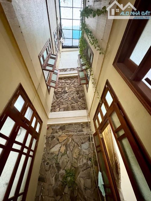 Bán nhà 4 tầng 134m² mặt phố Cửa Bắc – Trúc Bạch, sổ đỏ sẵn sàng giao dịch - 2