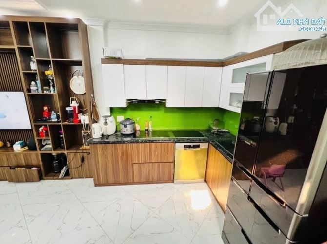 🚨 HIẾM – NHÀ 5 TẦNG ĐƯỜNG 422 GẦN NGÃ TƯ TRÔI - CHỈ 3,8 TỶ! 🚨 - 2