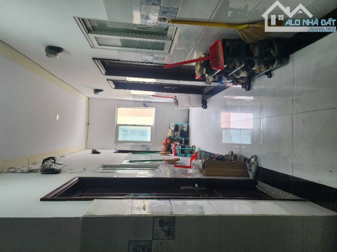 CHDV VƯỜN LÀI- TÂN PHÚ- DTSD:955m2- THUÊ KHOÁN 90TR/THÁNG-CHAO 21,5 TỶ TL - 2