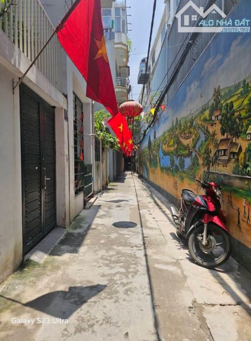 Toà CCMN 6 tầng thang máy mới 639 Hoàng Hoa Thám, 27 phòng~150 tr/th,125m2 sổ.Giá 30.6 tỷ - 2