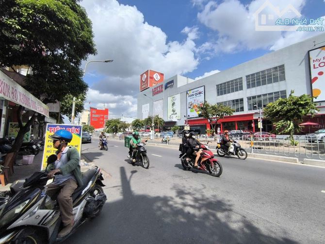 Bán Nhà Ngang Khủng Sát MT Nguyễn Văn Lượng P.10-GV. DT: 7X17 cn 110m2. Nhà 3 Lầu 14.5 TỶ - 2