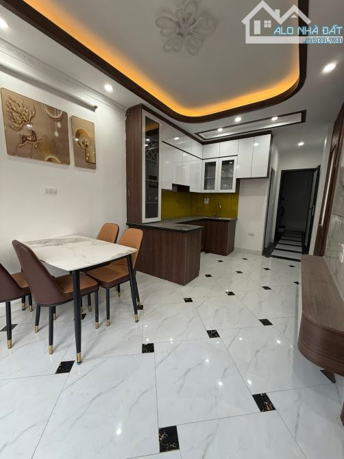 Giảm 300tr - Bán Gấp Nhà khu Hồ Tùng Mậu 30m2 5 tầng giá 8,85 tỷ - sổ đỏ CC - 2