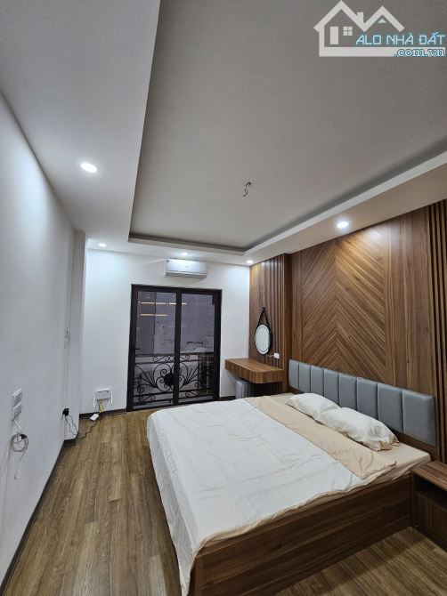 Cực hiếm! Nhà Đông Tác 5 tầng 33m2, thang máy, 5m ra ô tô - 2