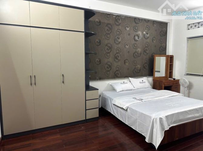 CHO THUÊ NHÀ 3 TẦNG 2 MẶT TIỀN MAI CHÍ THỌ - 5PN FULL NỘI THẤT • DT 120m2. Giá 25 triệu - 2