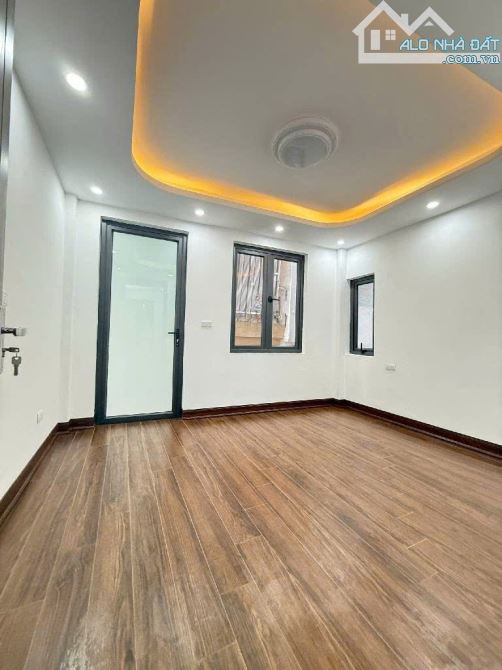 BÁN NHÀ ĐẸP MỚI XÂY - VỊ TRÍ ĐẸP TẠI QUỐC TỬ GIÁM - CÁCH Ô TÔ TRÁNH 10M - 2