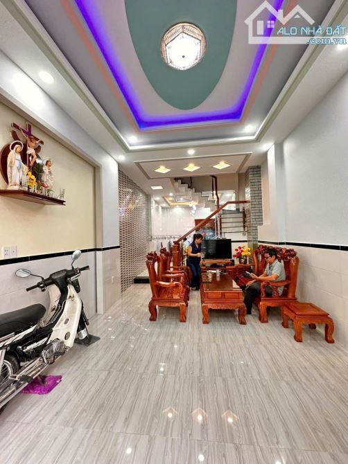 NHÀ ĐẸP – XÂY Ở KIÊN CỐ, NHƯ MỚI - 3 TẦNG 5.X TỶ, Q12 - 2