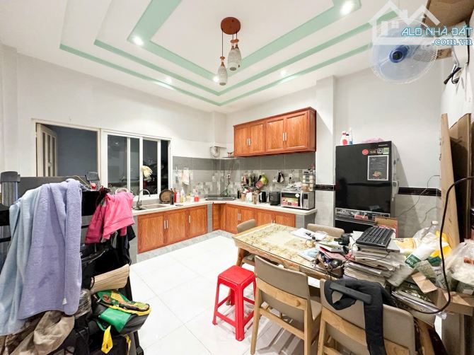 Huỳnh Tấn Phát sát vách Q7 - Nhà 2 tầng 3PN - 4x16 - hẻm 6m - nhỉnh 4 tỷ - 2