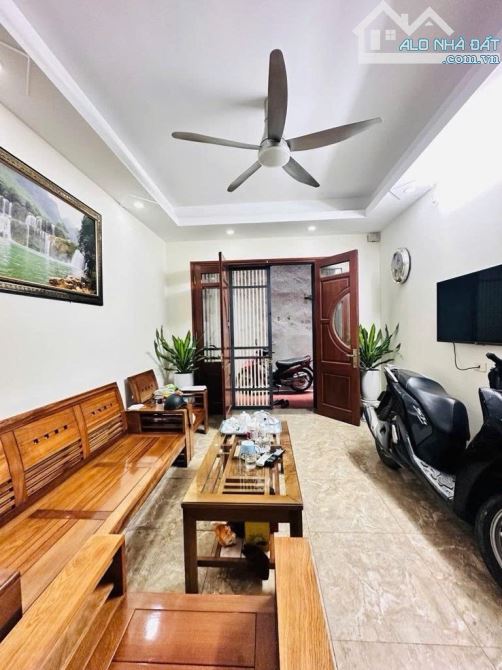 🚗 ĐẸP KEENG! NHÀ CẦU GIẤY - PHÂN LÔ, 5 TẦNG, NỞ HẬU, ĐẸP, Ở SƯỚNG. - 2