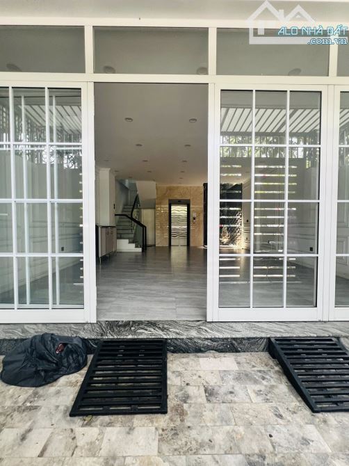 Phân lô Phúc Lợi 75X5T, TM, vỉa hè, ô tô tránh, KD, Full nội thất, gần Vinhome,giá tốt21.5 - 2