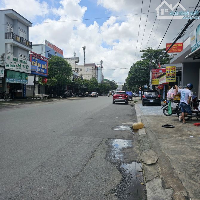 CHÍNH CHỦ CG BÁN DẢY TRỌ 300M2 _ NGANG 10M DÒNG TIỀN 50TR/TH_ ĐƯỜNG 8M VỈA HÈ THÔNG TỨ HƯỚ - 2