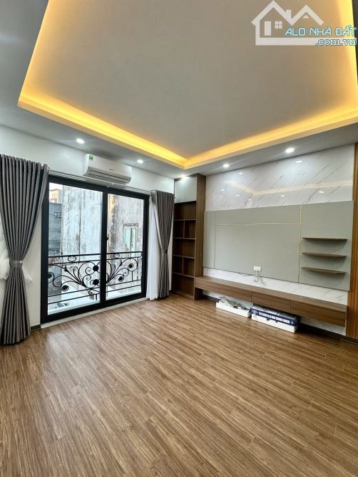 Bán nhà ngõ 521 An Dương Vương - Sổ đỏ  30m2 - 5 tầng mới - MT 4,1m - Oto đỗ - Thang Máy - 2