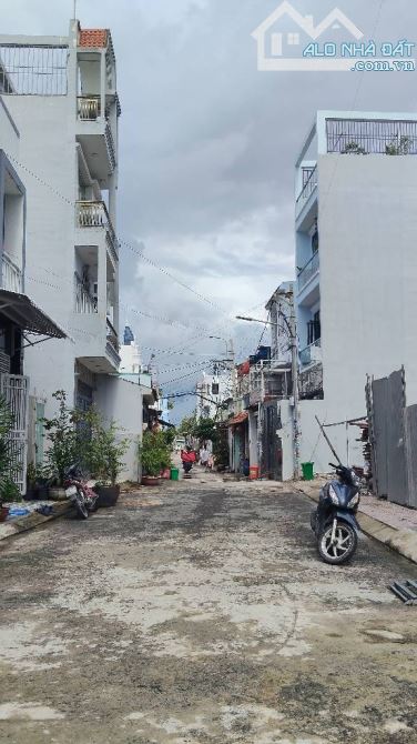 🏡 NHÀ ĐẸP MỚI XÂY – ĐƯỜNG 6M XE HƠI TRÁNH – 4 TẦNG KIÊN CỐ – BÌNH TÂN – 5.25 TỶ  🔹 DT: 4 - 2