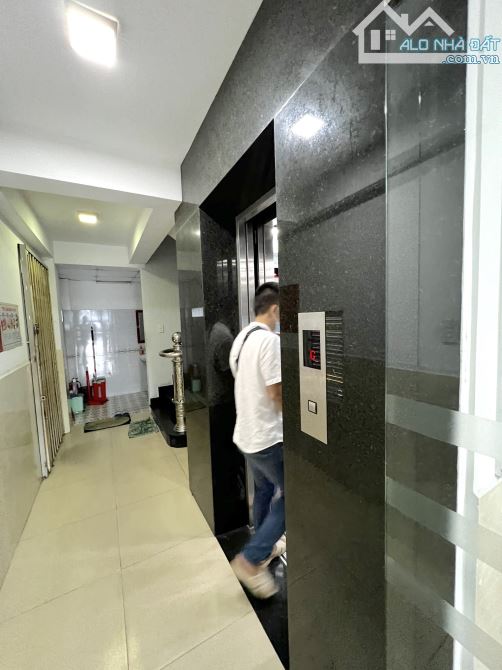 Nhà MT Phạm Văn Đồng 4,2x22 Trệt.3L Trống suốt .ST.KDoanh Đa ngành - 2