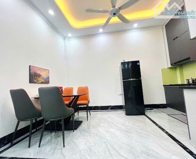 BÁN NHÀ NGỌC TRÌ THẠCH BÀN DT 50M2, 3 TẦNG, MT 5M2, Ô TÔ ĐỖ CỬA, GẦN AEON MALL, GIÁ 6.9 - 2