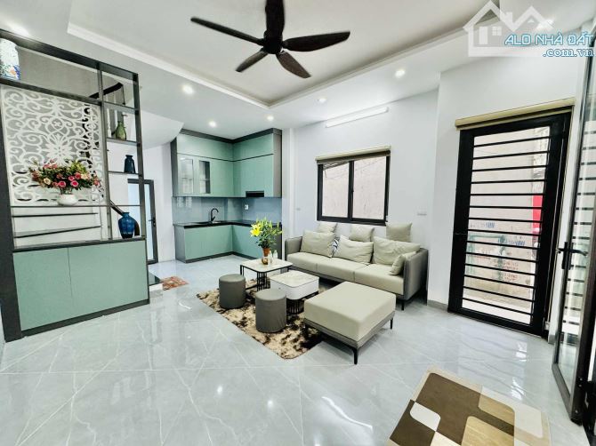 Nhà đẹp Lô Góc - 5Tầng xây mới - Về ở được ngay ( Kinh Doanh Công Nghệ cũ ) - 2