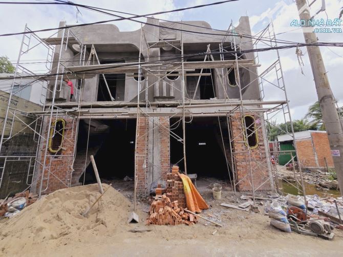 NHÀ ĐANG HOÀN THIỆN LỘ RỘNG HẺM NGUYỄN THÔNG - 2