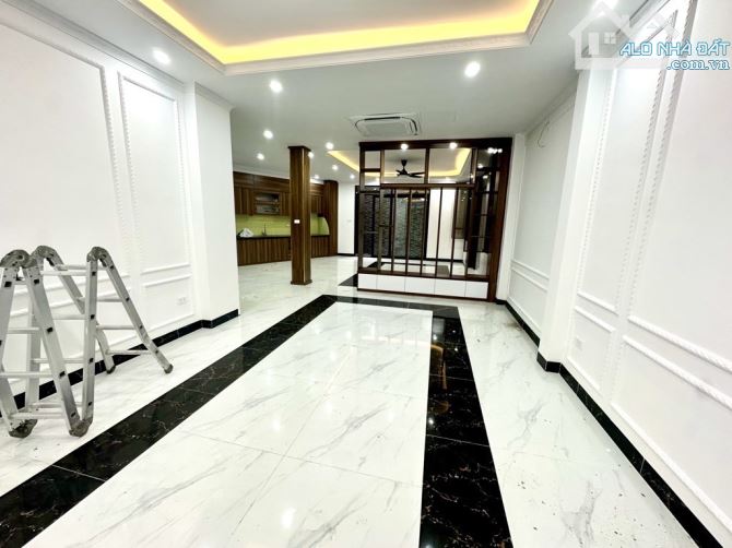 BÙI XƯƠNG TRẠCH , ÔTÔ VÀO NHÀ, DT 41M2, 5 TẦNG, MT 4,2M, LÔ GÓC, THANG MÁY - GIÁ 8.3 TỶ - 2
