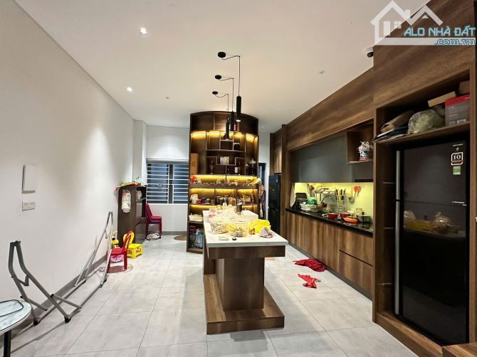 NHÀ ĐEP 3 TẦNG KHU VIP HOÀ XUÂN - HÀNG H.IẾM CÒN SÓT LẠI – ĐÔNG NAM - VIEW CÔNG VIÊN - 2