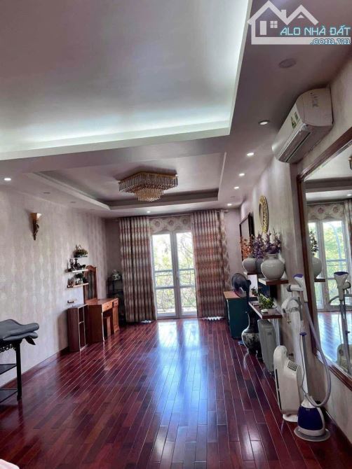 SIÊU PHẨM MẶT PHỐ ĐỐNG ĐA - THANG MÁY VỈA HÈ - 4 Ô TÔ TRÁNH - 2 MẶT NGÕ - SỔ ĐẸP - 2