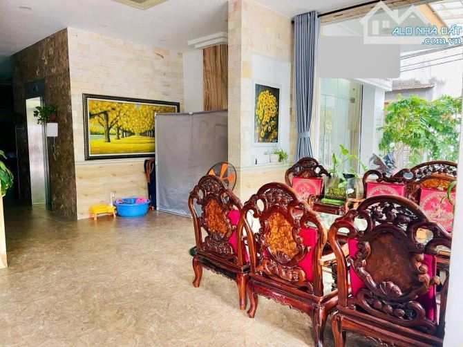 Bán Khách Sạn 6 Tầng - Căn góc Mặt Đường Lý Nam Đế rộng 20M - 2