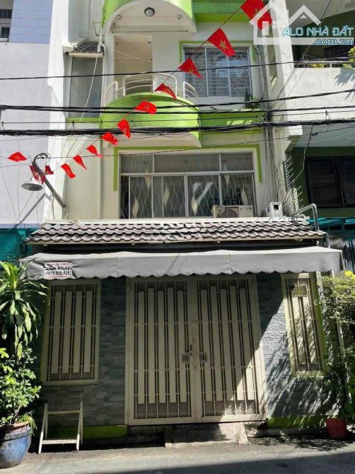 NNC Phan Đăng Lưu P3 Phú Nhuận 4x10m 3 Lầu 3PN. Giá 17 triệu/ tháng - 2