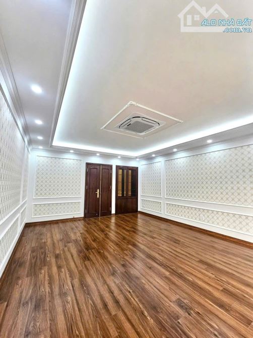 BÁN NHÀ NGUYỄN KHÁNH TOÀN, CẦU GIẤY - 60M x 6T THANG MÁY - MT 5.5M - GARA Ô TÔ- KINH DOANH - 2