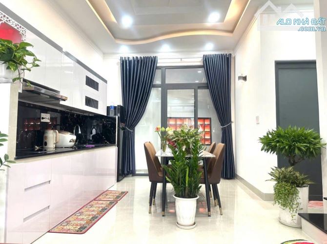 Nhà toạ lạc tại hẻm 271 /lê duẩn ngay trung tâm phố gần các tiện ích - 2