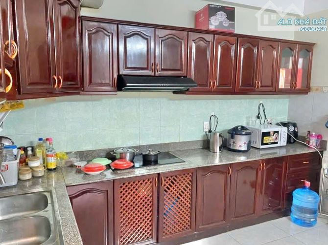 Giảm Sốc Chỉ 7.5 Tỷ - Nhà Hẻm Xe Hơi Hoàng Hoa Thám - 4x12m- 2 Tầng - Gần Chợ & 5 Phút Ra - 2