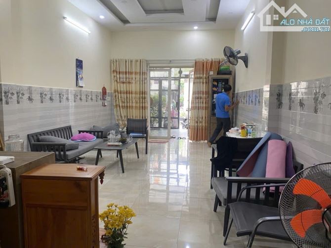 Nhà 2 tầng đường số 3 GV, 64m2, hẻm xe hơi thông, gần mặt tiền, chỉ 7.5 tỷ - 2