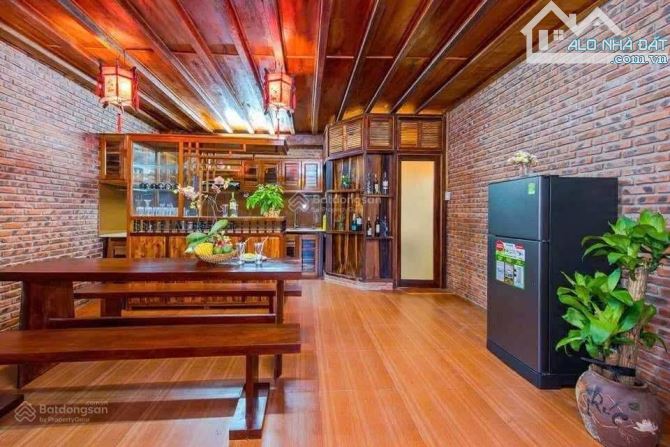 Chủ cần bán villa 2mt gần biển với phng cách mộc, dòng tiền tốt - 2