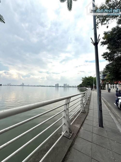 Bán đất mặt đường Lạc Long Quân phía Hồ 200m2 MT 6m , vỉa hè, Ô tô tránh Chỉ 71 tỷ - 2