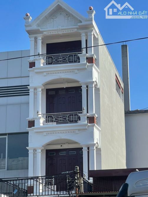 🚩 NHÀ ĐẸP GIÁ RẺ – MẶT ĐƯỜNG QL2 🏠 CC cần bán căn nhà 4 tầng, diện tích 69m² 📍 Vị trí: - 2