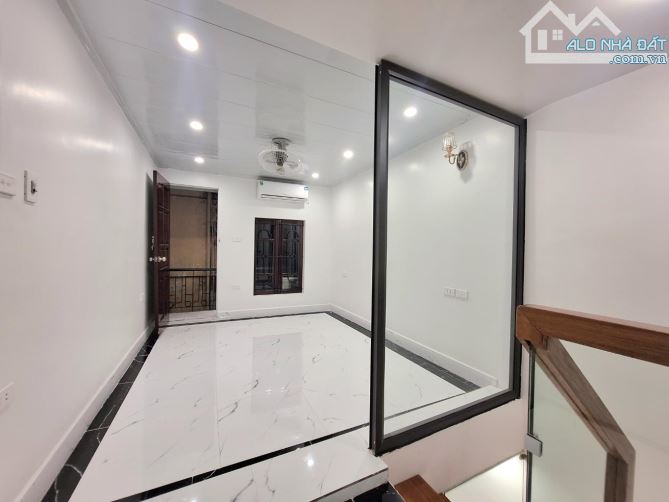 Tập thể 3 tầng Trần Đại Nghĩa, ngay khu Đh Bách Kinh Xây, gần vành đai 2.5 - 100m2 - 2