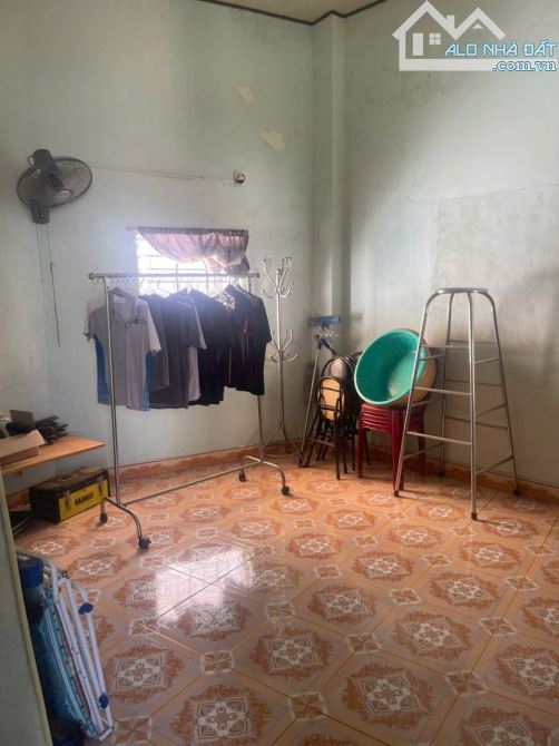 CẦN BÁN CĂN NHÀ 2 TẦNG HẺM 2/4 GẦN CHAMPA GẦN CẦU BỐNG - TP NHA TRANG - GIÁ 2,2 TỶ - 2
