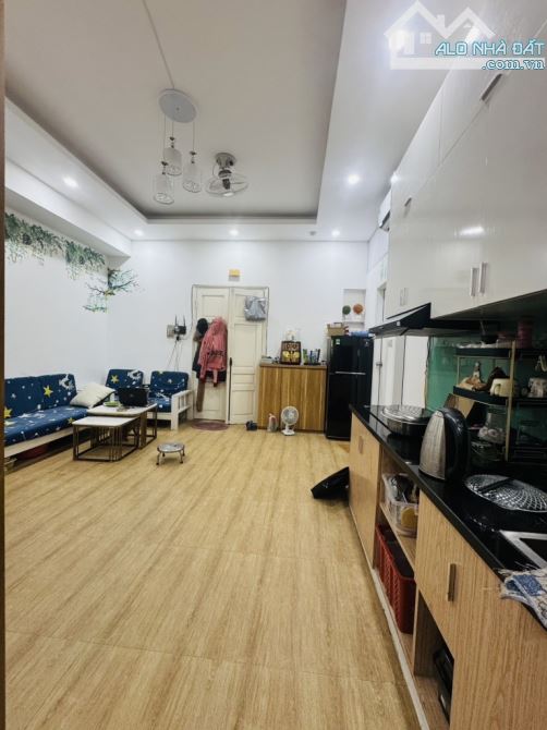 🔥 QUÁ HIẾM – GIÁ RẺ TRUNG TÂM CẦU GIẤY – KHU Ở SƯỚNG – SÀN GỖ CAO CẤP – CÓ CHỖ ĐỂ Ô TÔ TR - 2