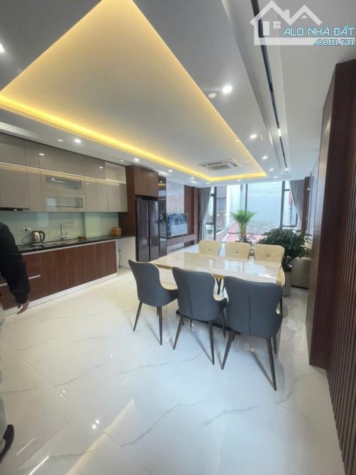 Nhà mới kính coong Nguyễn Văn Cừ Long Biên 7 tầng thang máy , gara ô tô chỉ nhỉnh 13 tỷ - 2