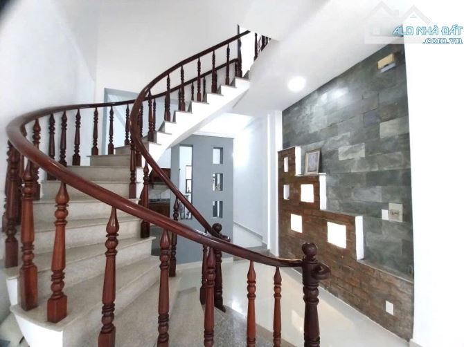 GẤP BÁN - Nhà 3 Tầng hẻm xe hơi đường TÂN THỚI NHẤT 01, DT 92m2 (4 x 23), hẻm 6m thông. - 2
