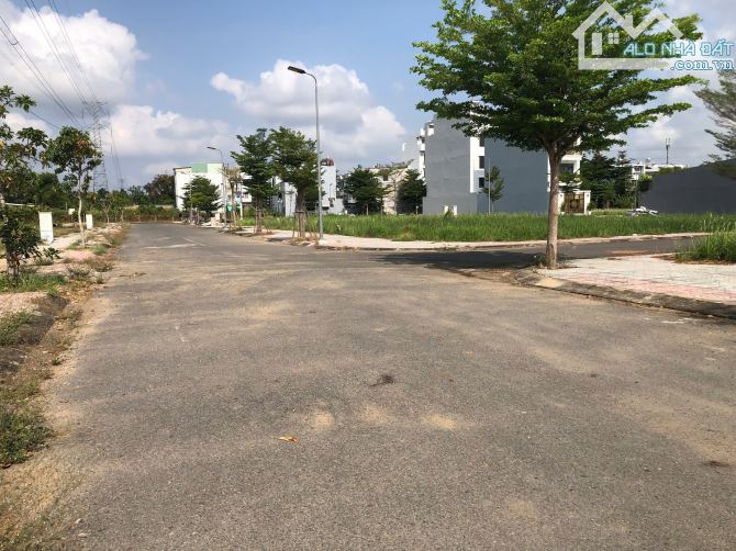 Nhà đẹp khu cao lấp Lê Văn Lương 5m x 36m vuông vức , đường nội bộ 12m giá tốt 10.5 tỷ - 2