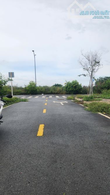 Bán lô đất đẹp Nguyễn Duy Trinh, P.BTĐ Q2- đường trước nhà 12m- DT 90m2, SHR - 7,6 tỷ - 2