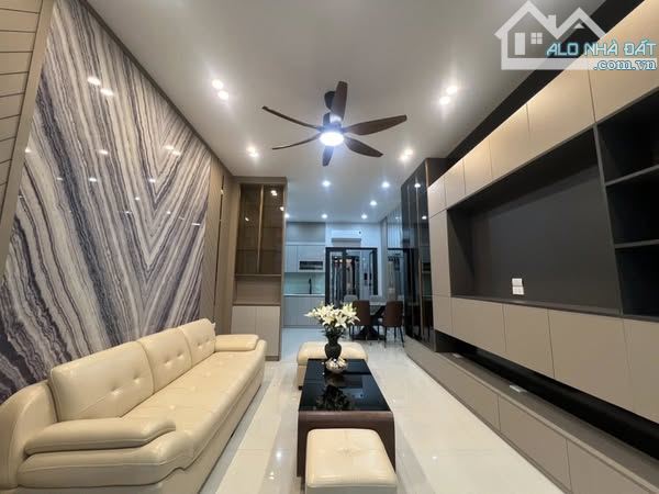 Bán Nhà Ngõ 193 Bồ Đề, Hồng Tiến, 55m2, 5 Tầng, Thang Máy, Phân Lô, Ô tô, Full nội thất - 2