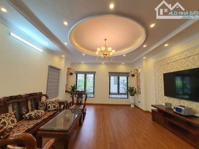 🏙️ Pháo Đài Láng - ngõ to hơn phố , vỉa hè -75m2, 5 tầng, MT 4m, 22 tỷ - 2