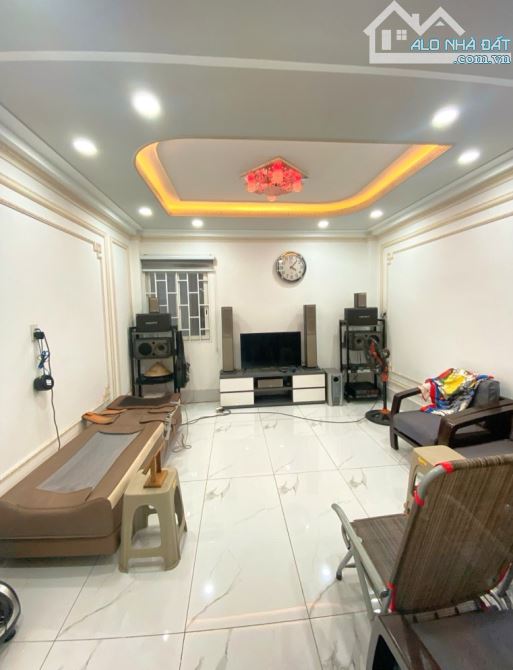 Bán nhà trung tâm quận 8, đường quốc lộ 50, 5 tầng, 55m2, ô tô đỗ cửa, khu vực an ninh. - 2