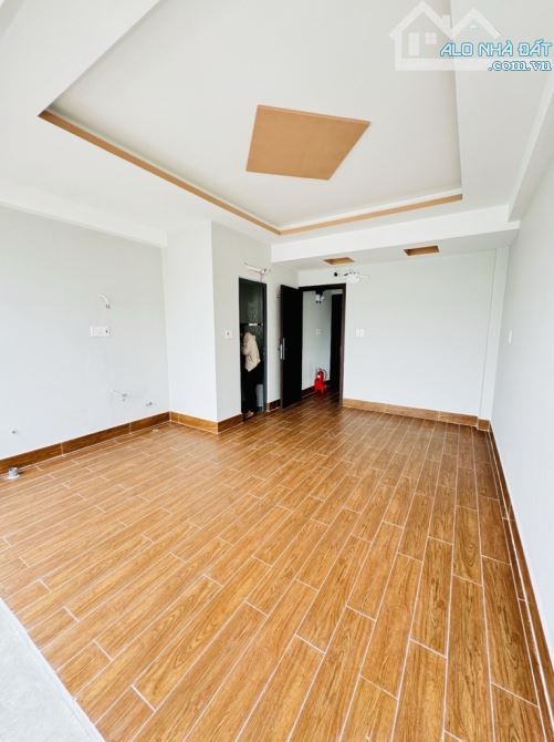 Nhà đẹp HXH Lạc Long Quân quận 11 giá chỉ 8,8 tỷ - 2