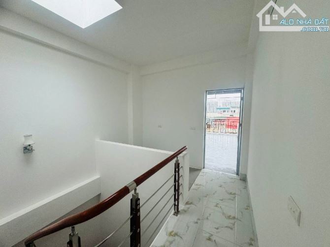 BÁN NHÀ  -Ô TÔ VÀO NHÀ-  KINH DOANH NHỎ - NGÕ RỘNG - HÀNG XÓM VINHOME RIVERSIDE - TIỆN ÍC - 2