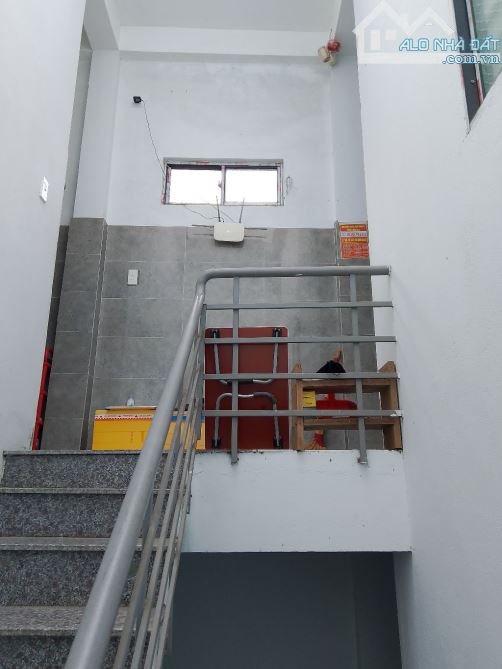 BÁN DÃY TRỌ 3 TẦNG - 80m2 - 10 Phòng - Dòng tiền 22tr/ tháng - GẦN BẾN XE - 2