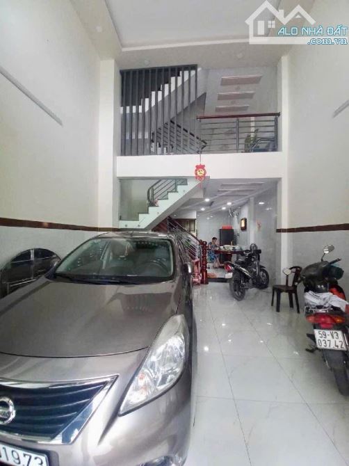 Nhà 5 tầng, đường 970, Phú Hữu DT: 4,6x13m Giá: 7,35 tỷ ( thương lượng ) - 2