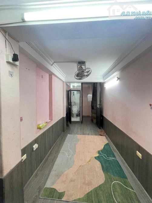 Cho thuê nhà nguyên căn Ngõ 16 Phố Hàng Cháo, Cát Linh, Đống Đa. DT 18m x 4 tầng, giá 6tr - 2