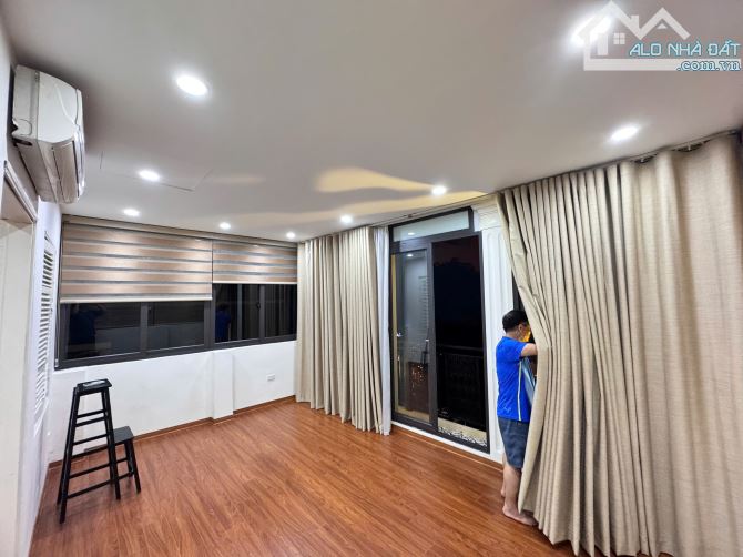 Cho thuê nhà ngõ 113 phố Nguyễn Bình Khiêm, Phường Nguyễn Du, Hai Bà Trưng. DT 70m x 4 - 2