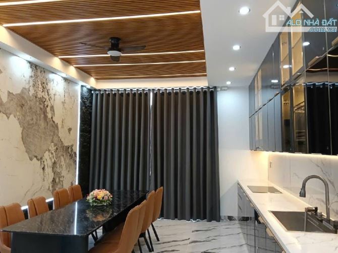 Nhà mới Gò Vấp có thang máy, gara ô tô, full nội thất cao cấp – Giá tốt - 3