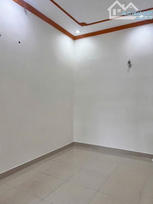 Nhà mặt tiền đường 2 tăng nhơn phú B, Diện tích 130m cấp 4 - 3